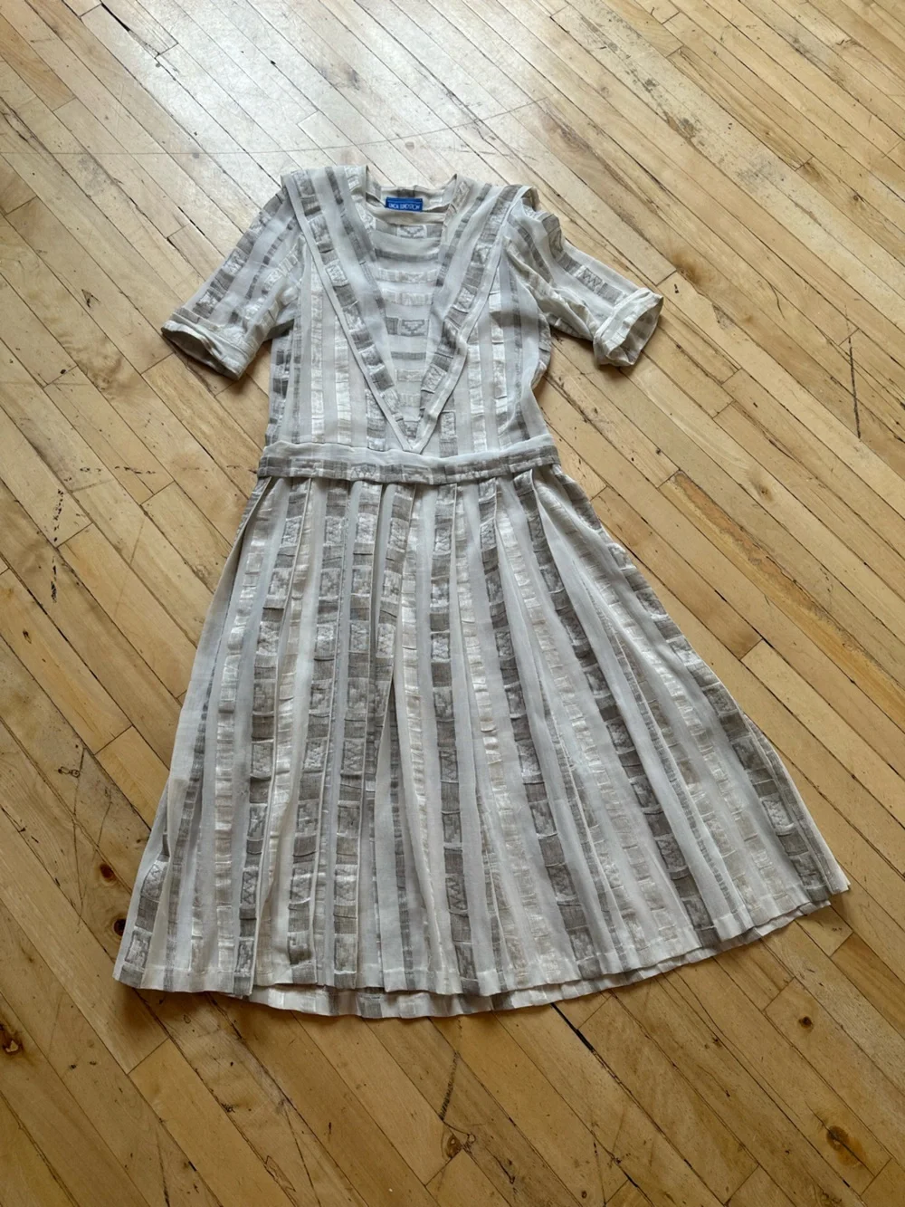 Linda Lundstrom Cream Patterned Maxi Dress - Picture 8 of 11